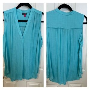Vince Camuto 1X v-neck summer sleeveless blouse.